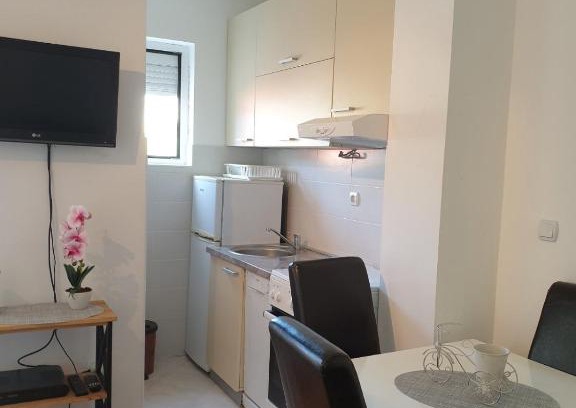 Trebesinj Apartamento | Izdajem studio - apartman