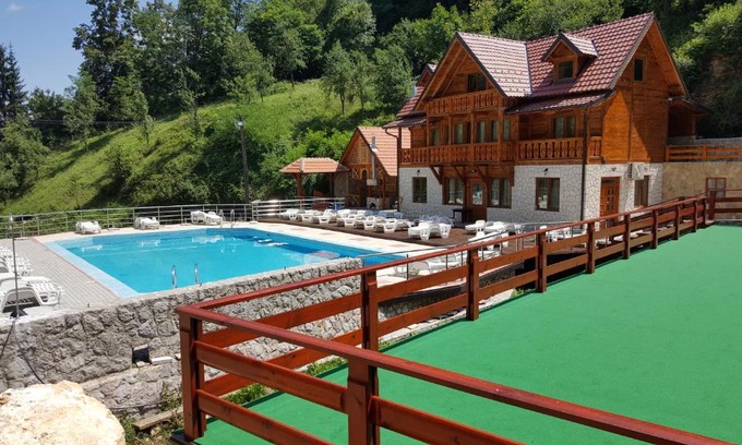 Uzice Casa | izvor bazeni vrela