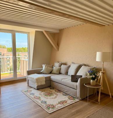 Palanga Apartamento | Jūros butas - du miegamieji ir svetainė su sofa lova