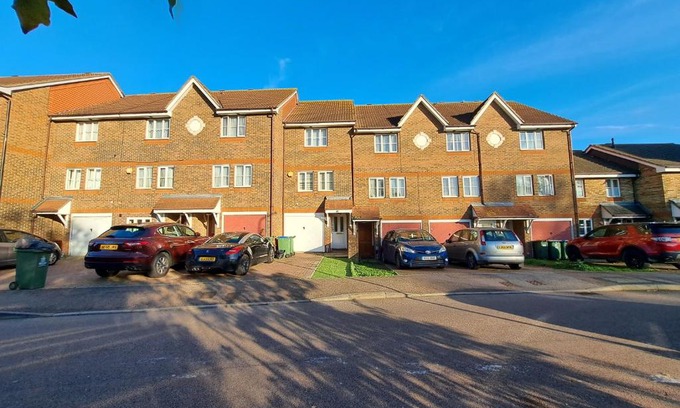 Thamesmead Casa | JS Stay