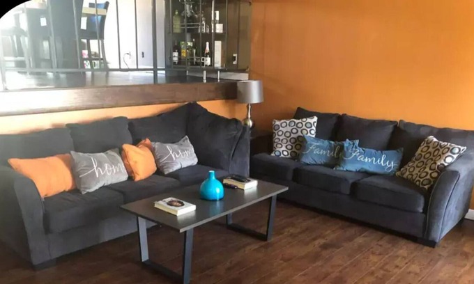 Rancho Dominguez Casa | J Allure Hospitality