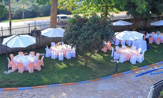 Entebbe Cama Y Desayuno | J&L Safari Suites