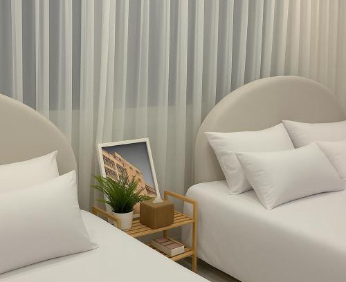 Seogyo-dong Apartamento | J-STAY Hongdae, 5 minutes walk from Hongdae Entrance Station, 2-room, free luggage storage, remodeled, Art Seoul, washer & dryer
