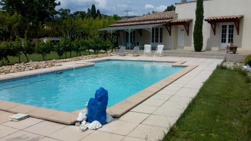 Ledenon Casa | Jacambra