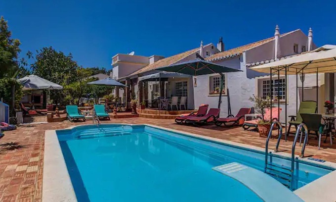 Alcalar Casa | Jacarandá Apartment in Quinta Velha by LovelyStay