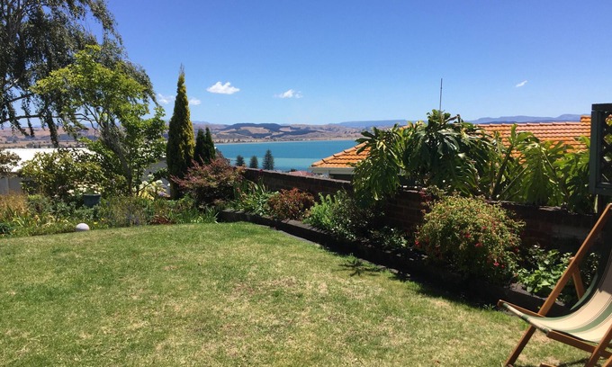 Ahuriri Cabaña | Jacaranda Lodge - Napier Hill Holiday Home
