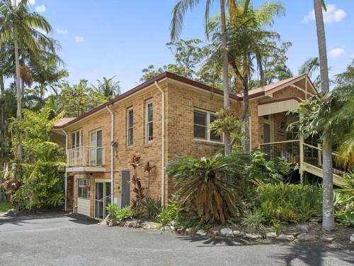 Korora Villa | Jacaranda Villa Korora Beach NSW
