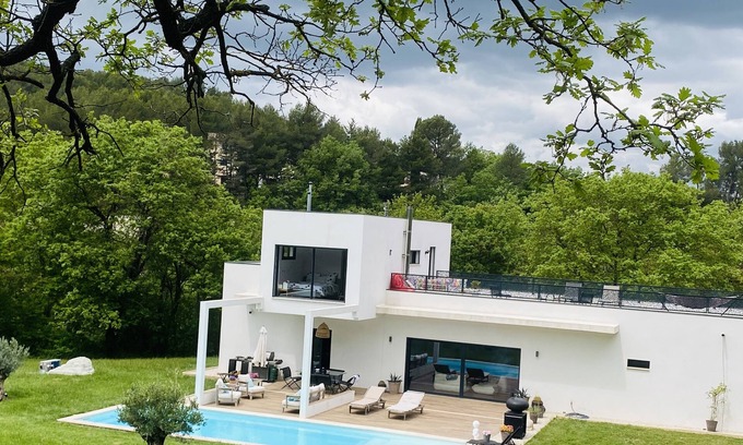 Fuveau Villa | 🇪🇸 – Jacasse Retreat: Villa Contemporánea de Lujo en la Naturaleza, Provenza