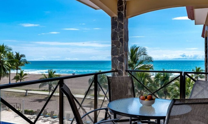 Barrio Los Villalobos Condominio | JACO HEAVEN- Beautiful beach penthouse!
