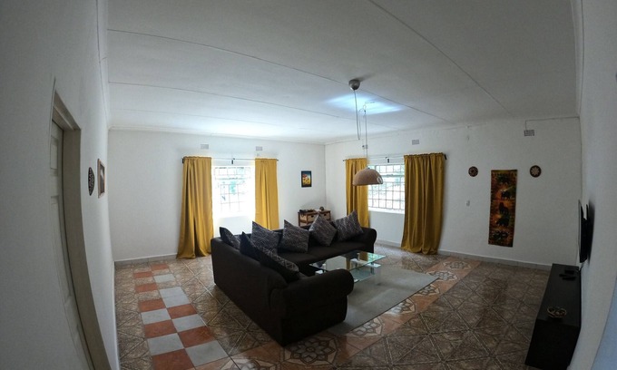 Maun Casa | Jacobsen Bungalow