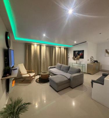 Villemomble Apartamento | Jacuzzi House - 1-Bed & Parking - Villemomble, Paris