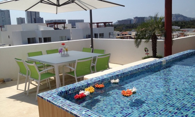 Granjas del Marqués Apartamento | Jacuzzi privado en roof garden con asoleadero húmedo