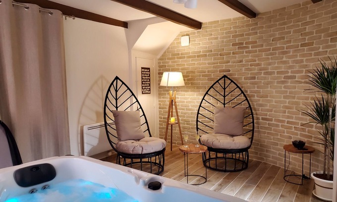 Flaviac Casa | Jacuzzi Privatif Dans Maison de Village au Calme