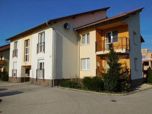 Hegyko Apartamento | Jade Apartment