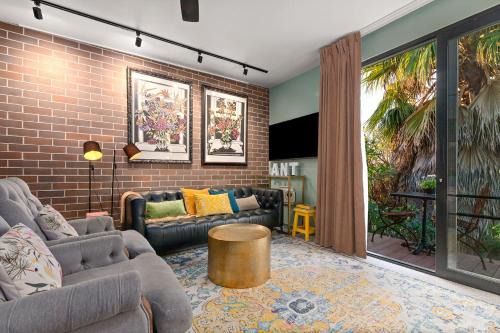 Petersham Apartamento | Jade View - Vintage Soul and Sunset Strolls