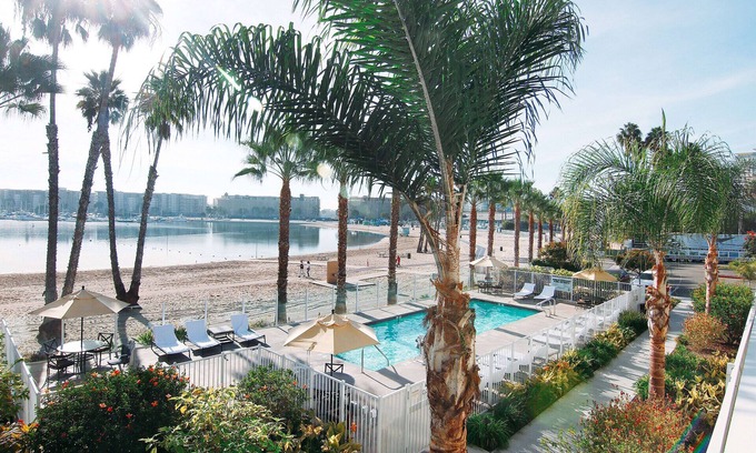 Marina del Rey Hotel | Jamaica Bay Inn Marina Del Rey,Tapestry Collection by Hilton