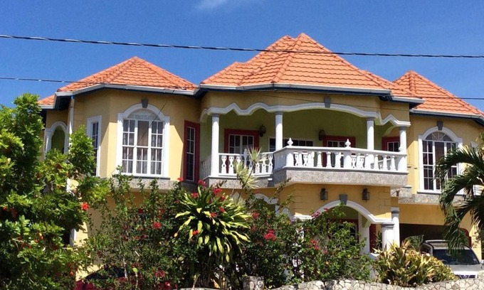 St. Ann's Bay Casa | Jamaica Dream Gateway