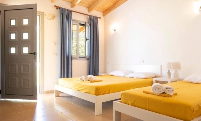 Himare Casa | Janakis Garden Livadi