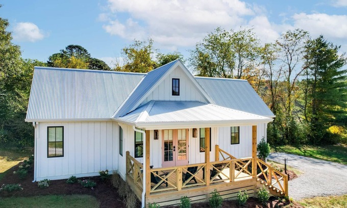Dillard Cabaña | Jane Cottage at Julep Farms