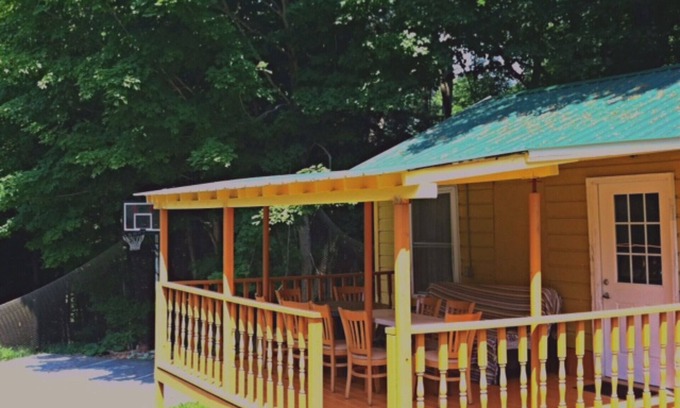 Mongaup Valley Casa | Japan style Bungalow / shared pool 8 min bethel woods 10m Casino