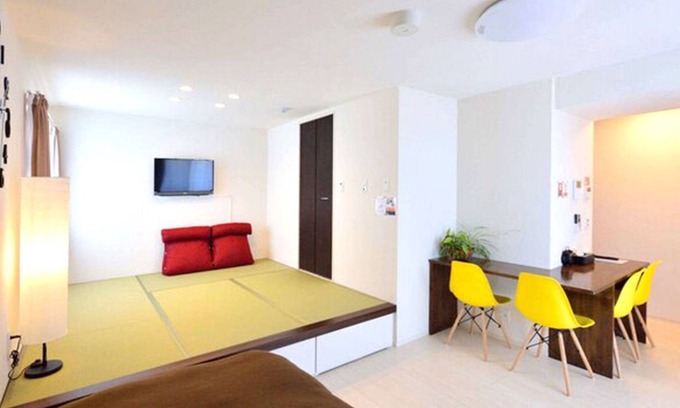 Hashima Apartamento | JapaneseWestern style room of 40m2 with raised tatami mats / Hashima Gifu