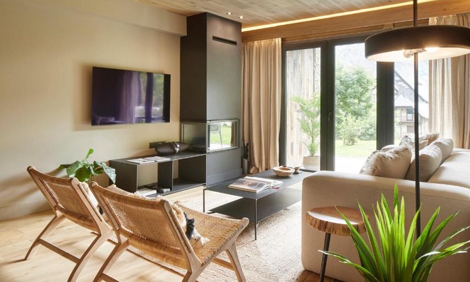 Arties Apartamento | Jardí d'Arties by FeelFree Rentals