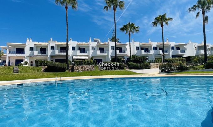 Areias de Sao Joao Chalet De Esquí | Jardim da Oura by Check-in Portugal