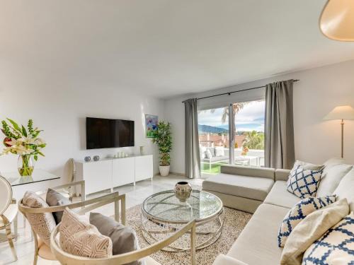 Nueva Andalucia Apartamento | Jardines 16 Beautiful family apartment