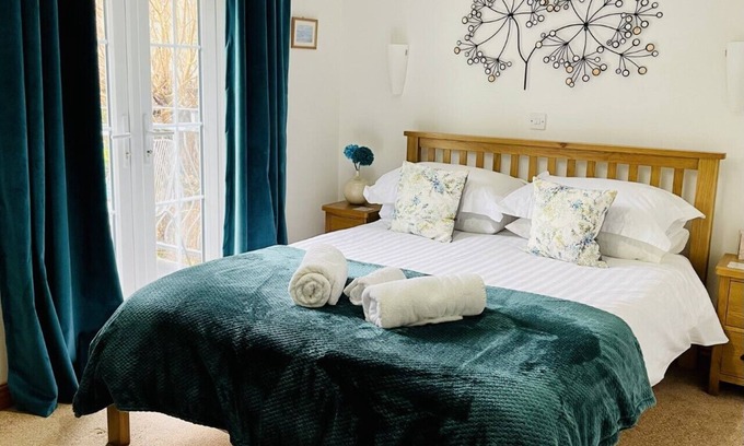 Shanklin Cabaña | Amplio jardín y área de juegos, 3 habitaciones, apto para niños, a 10 minutos a pie de la playa,