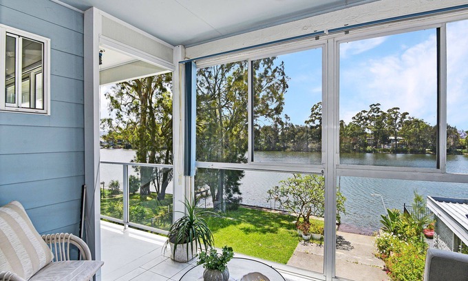 Dora Creek Casa | Jasmine Cottage - Large 5 bedroom waterfront home
