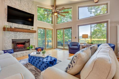 Tate Casa | Jasper Vacation Rental with Decks, Fire Pit and Views!