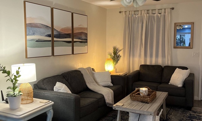 Jacksonville Condominio | Jax Beach South Condo 1.5 blocks from Beach