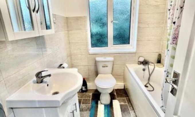 Upper Edmonton Casa | Jay's home