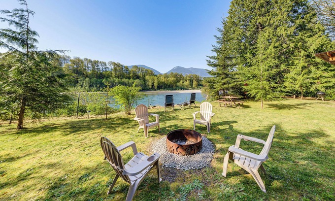 Concrete Casa | Jay's Salmon Run Retreat Breathtaking Riverfront Views-Hot Tub, Firepit, Pinball