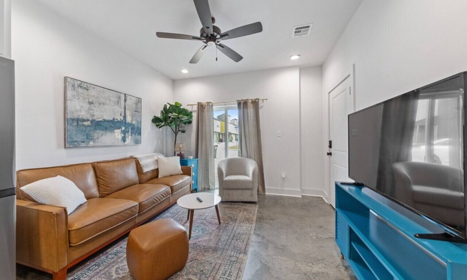 Lafayette Casa | Jazz House/King Bed/Cozy and Clean/Instant Book