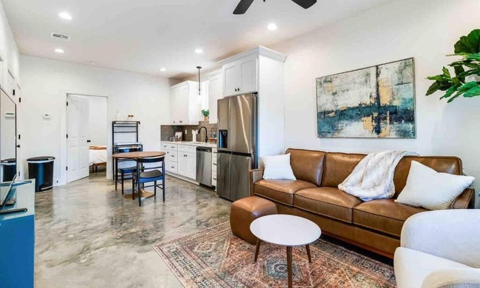 Lafayette Apartamento | Jazz House*King Bed*Lux Matt*Coffee Bar