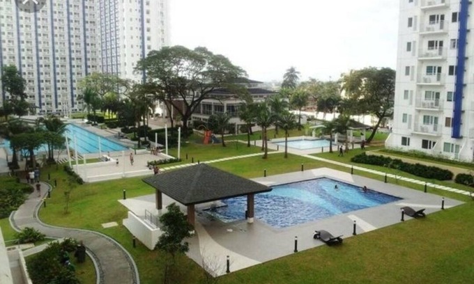 Project 8 Condominio | Jazz SM Grass Residences 1 BR condominio con balcón