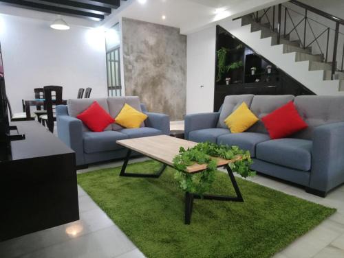 Bukit Indah Casa | JB Homestay Bukit Indah WiFi CIQ Mall Legoland Free Parking