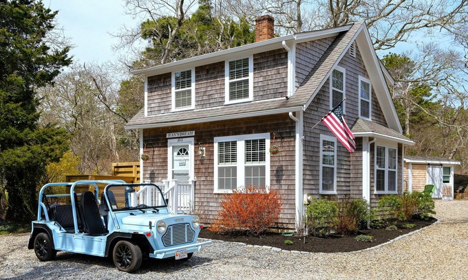 South Chatham Casa | Jean's Dream - Newly Renovated Cape House .9Miles from the Beach
