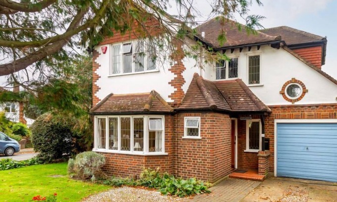 Coombe Vale Casa | Jeanettes by Interhome