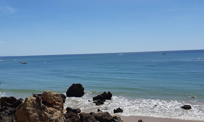 Areias de Sao Joao Hotel | Jeannies Oura Estrela Apartamentos