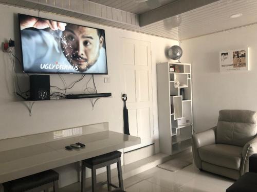 San Fernando Apartamento | JEANOEL Chateau Cozy 2beds 1bath apartment