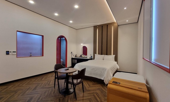 Aewol Hotel | Jeju Show Self Check-in Motel
