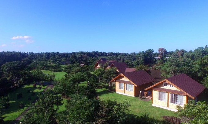 Seongsan Casa | Jeju Bille Log Pension