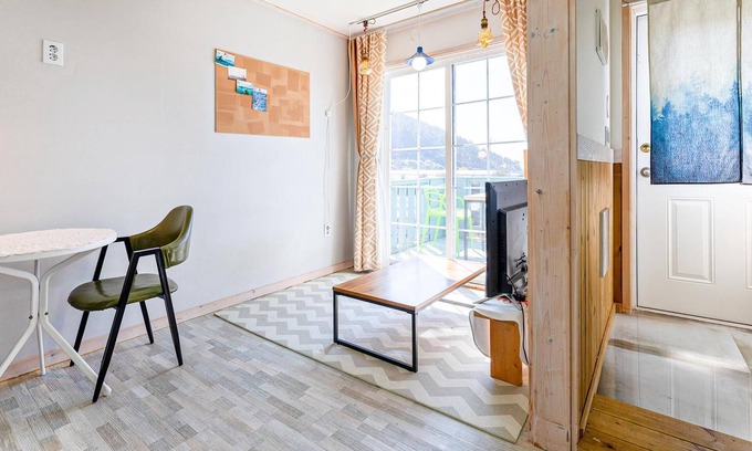 Aewol Casa | Jeju Damongchae Pension