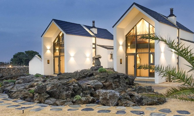 Pyeongdae-ri Casa | Jeju Geunalohu Pension