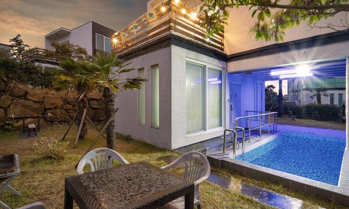 Aewol Casa | Jeju Private Aewol