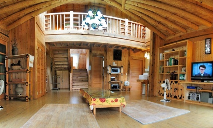 Pyoseon Casa | Jeju Sannaedeul Pension