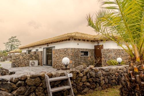 Aewol Casa | Jeju Stay Hyun