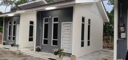 Jeli Casa | Jeli Heights Hill Home 3